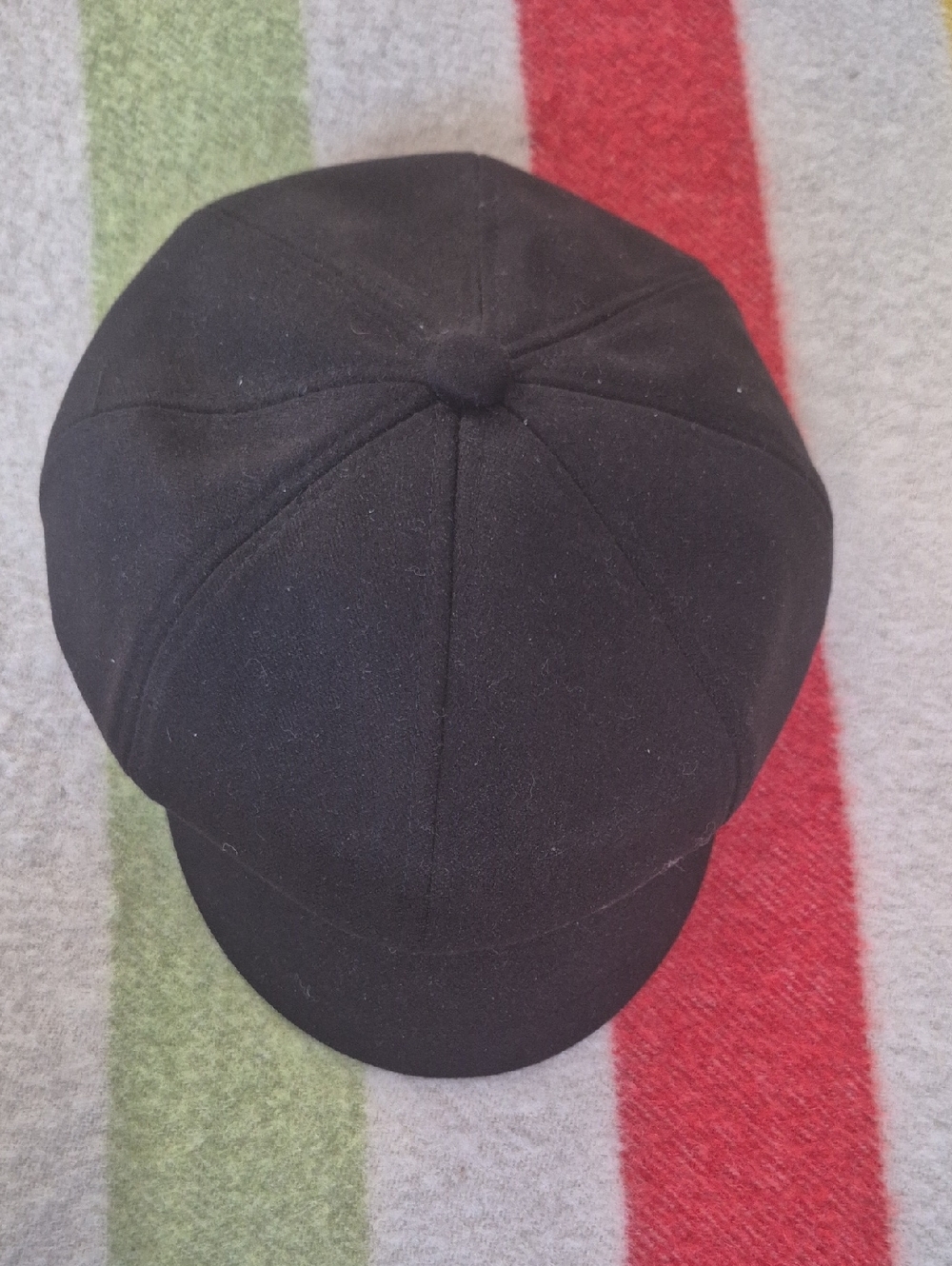 Classic Black Newsboy Cap